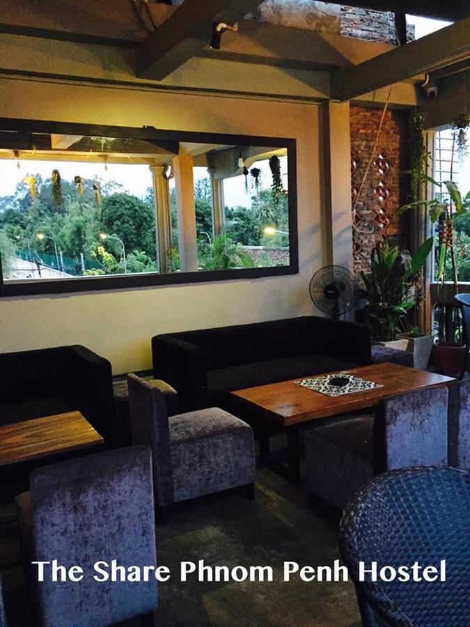 The Share Phnom Penh Hostel 外观 照片
