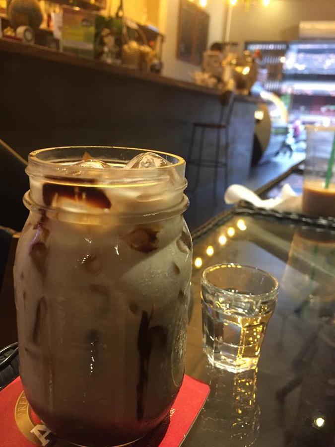 The Share Phnom Penh Hostel 外观 照片